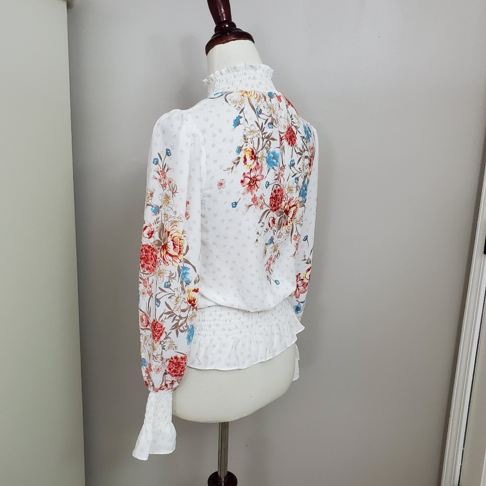 Meraki Mock Neck Smocked floral Top - Picture 4 of 12
